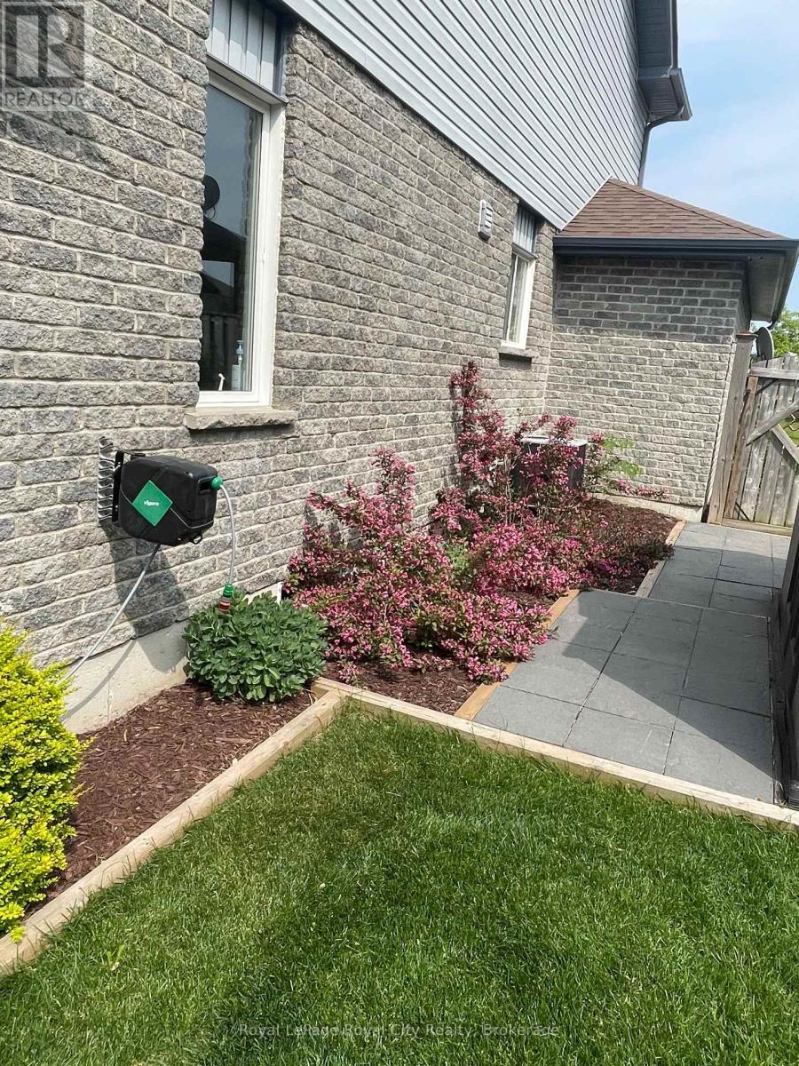 36 Green Street, Mapleton, Ontario  N0G 1P0 - Photo 29 - X12084892