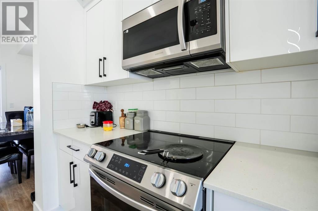 Property at 237 Saddlepeace Crescent NE image 4