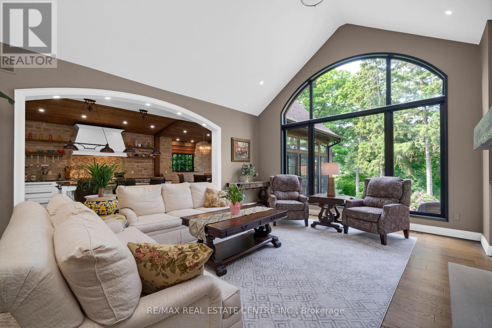 Property at 146 REXWAY DRIVE image 5