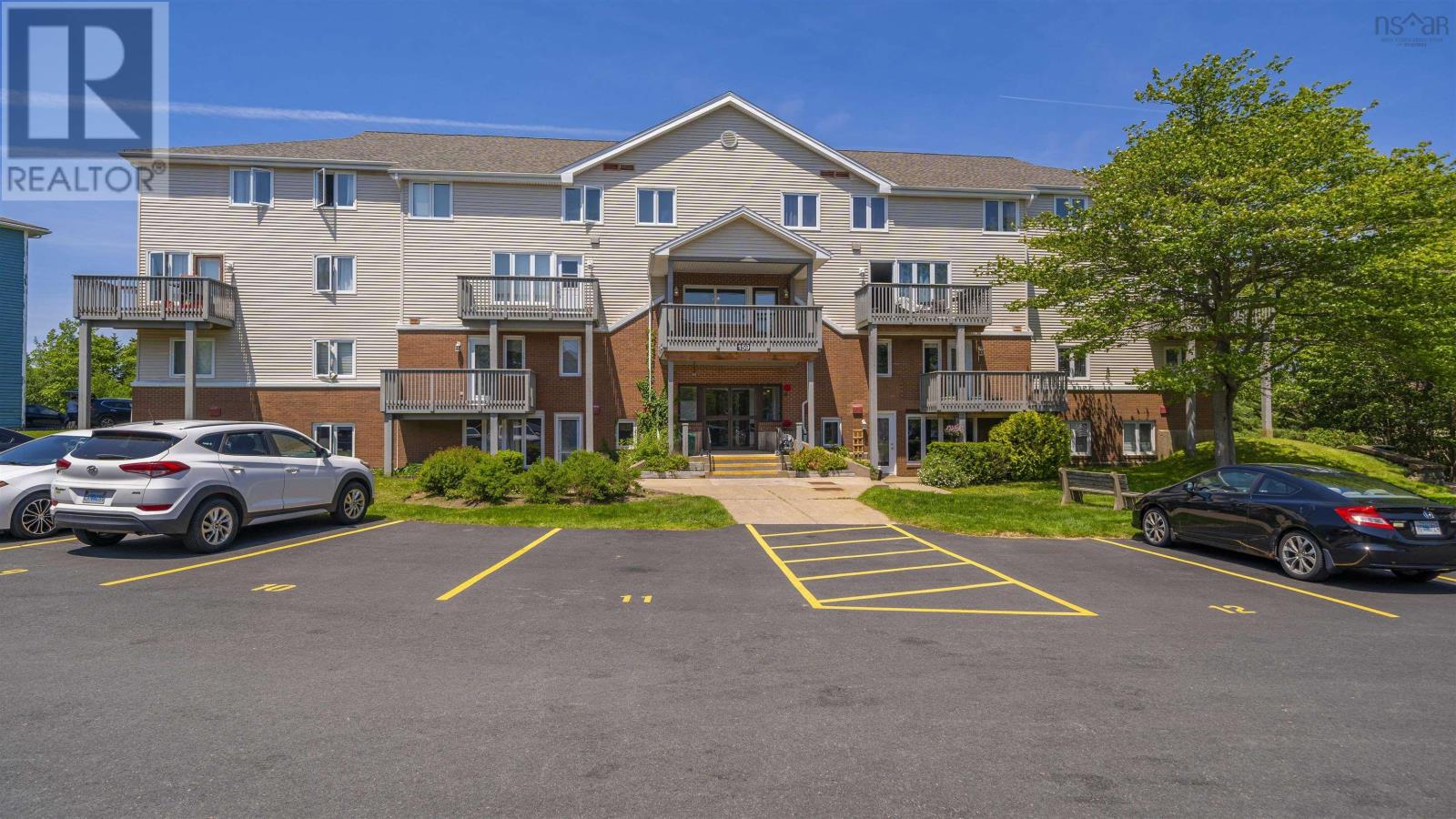 Property at 204 159 Farnham Gate image 1