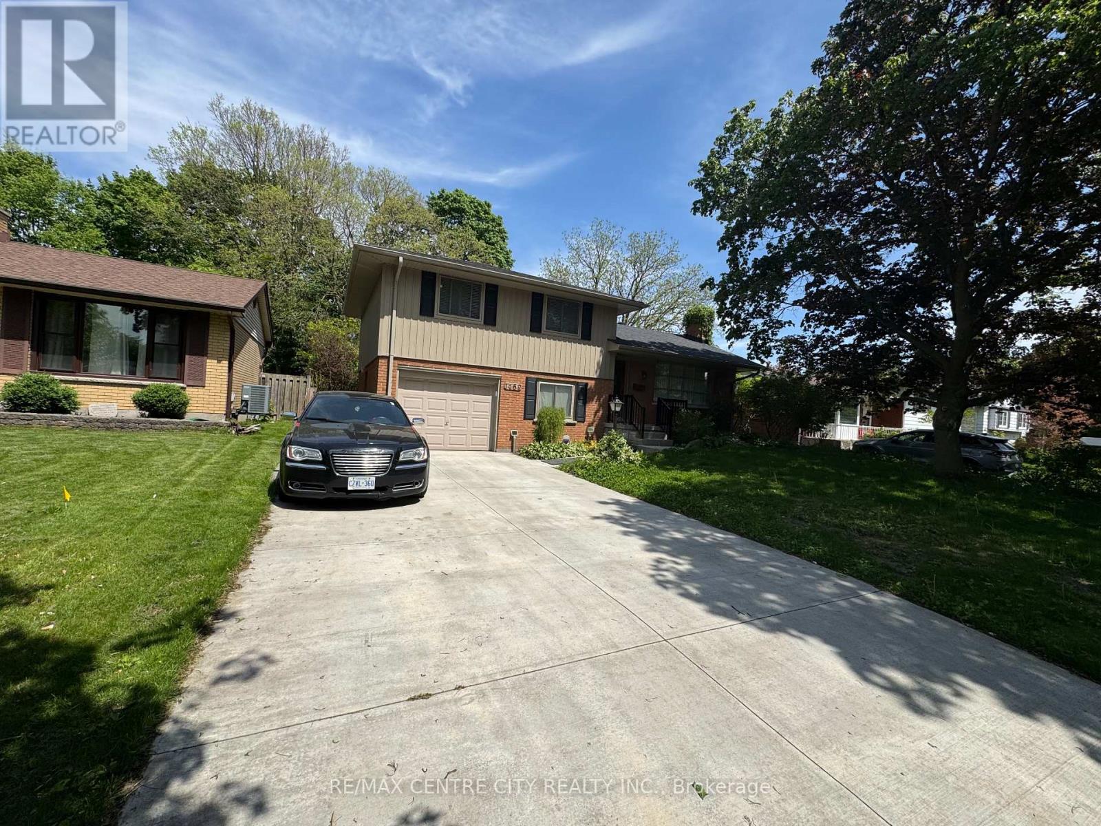 Property at 1462 GLENGARRY AVENUE image 2