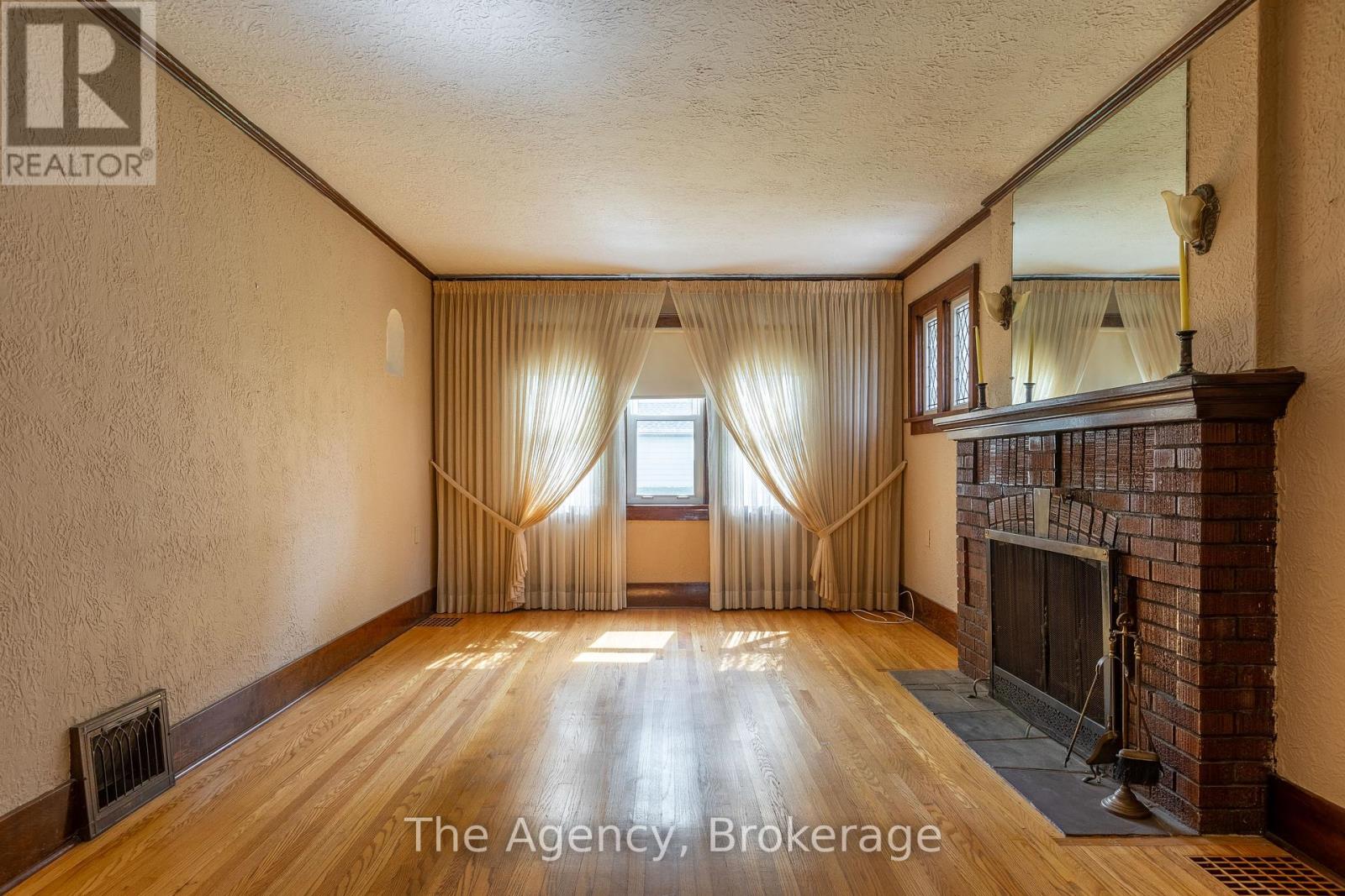168 Thorold Road, Welland, Ontario  L3C 3V6 - Photo 15 - X12223435