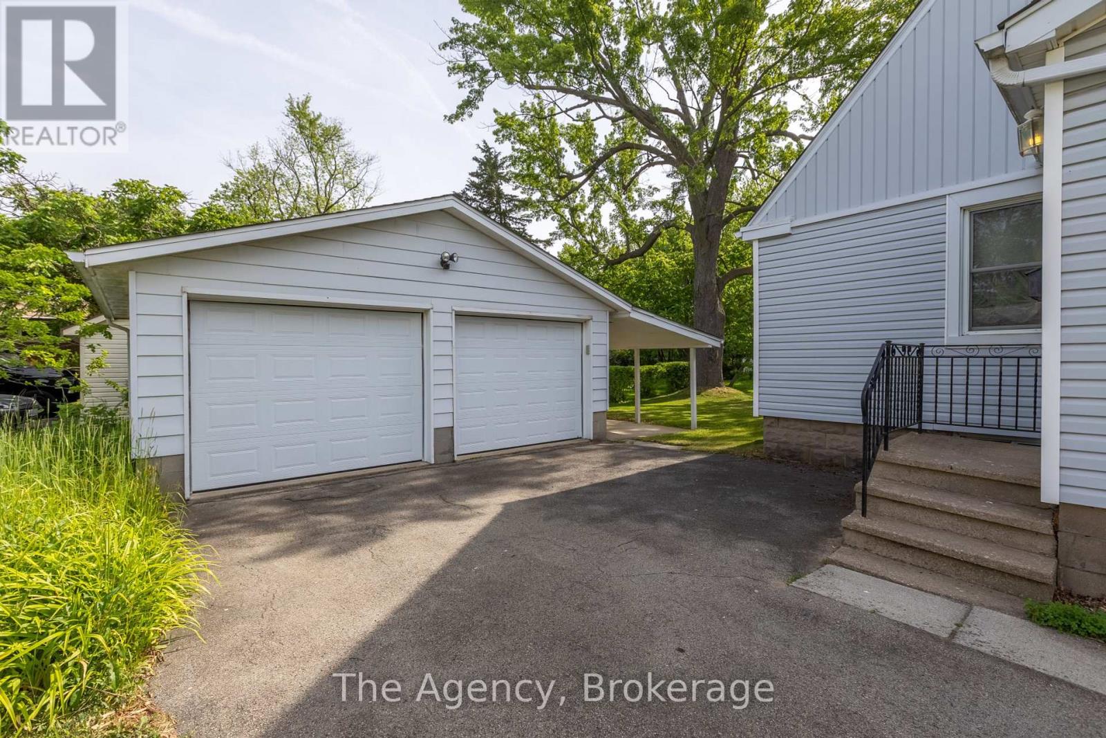 168 Thorold Road, Welland, Ontario  L3C 3V6 - Photo 7 - X12223435