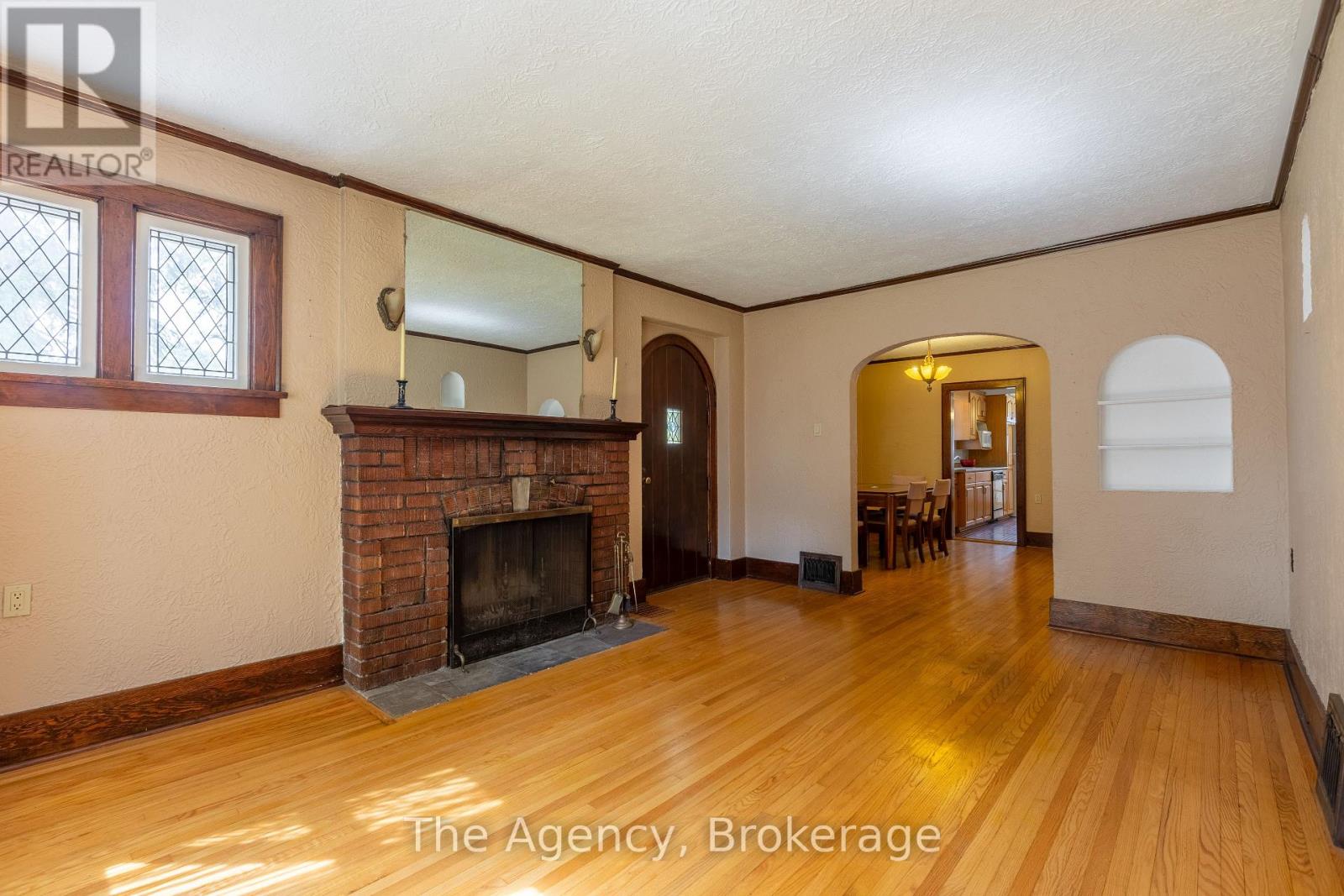 168 Thorold Road, Welland, Ontario  L3C 3V6 - Photo 17 - X12223435