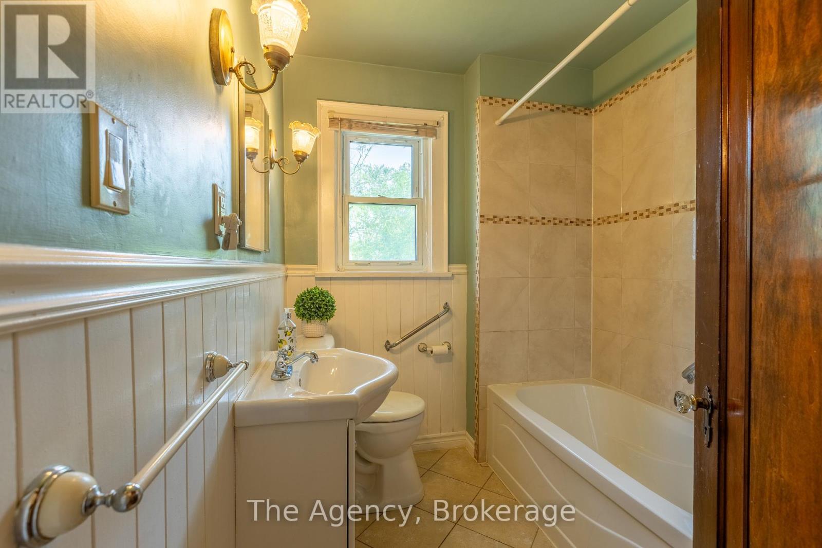 168 Thorold Road, Welland, Ontario  L3C 3V6 - Photo 24 - X12223435
