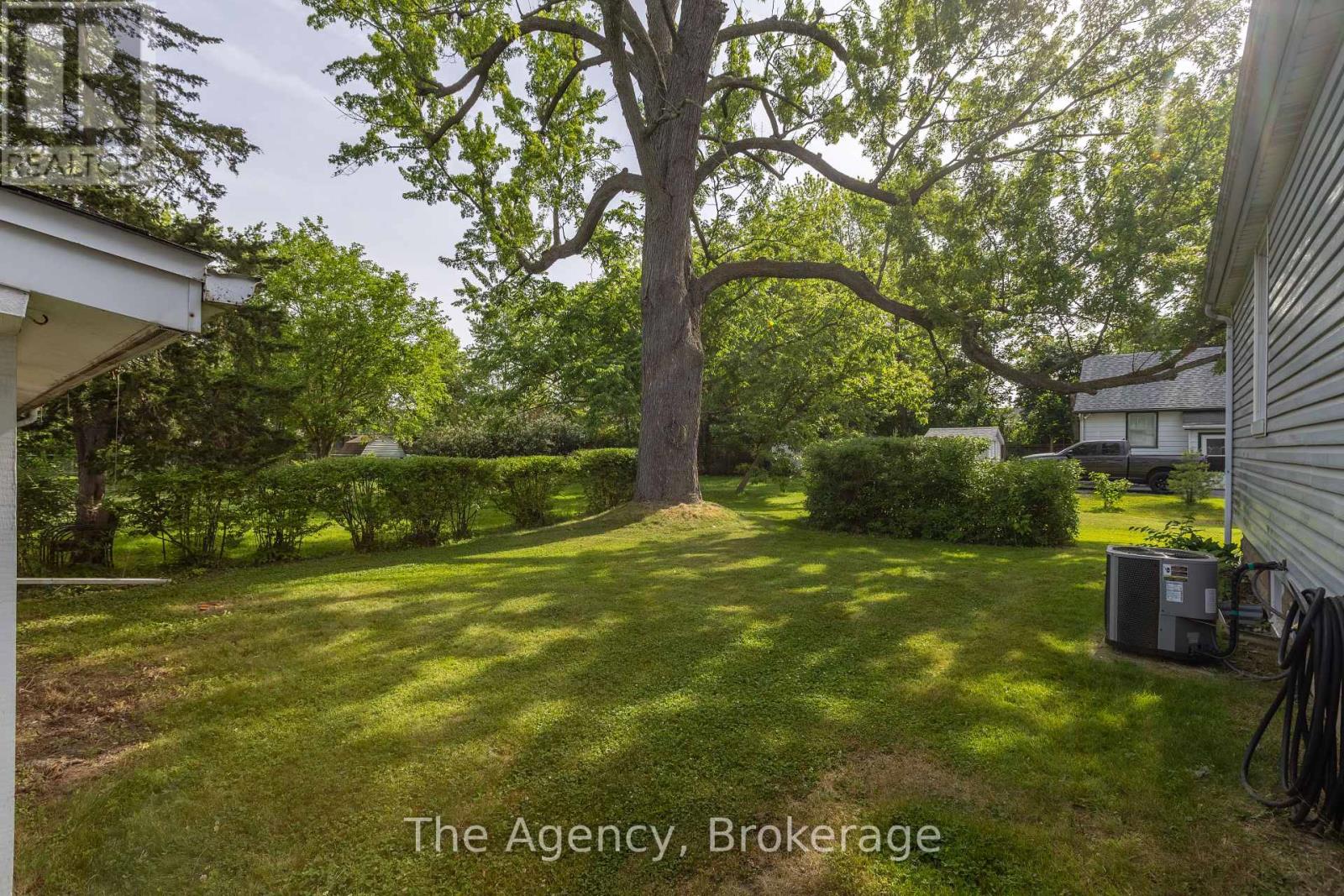 168 Thorold Road, Welland, Ontario  L3C 3V6 - Photo 9 - X12223435