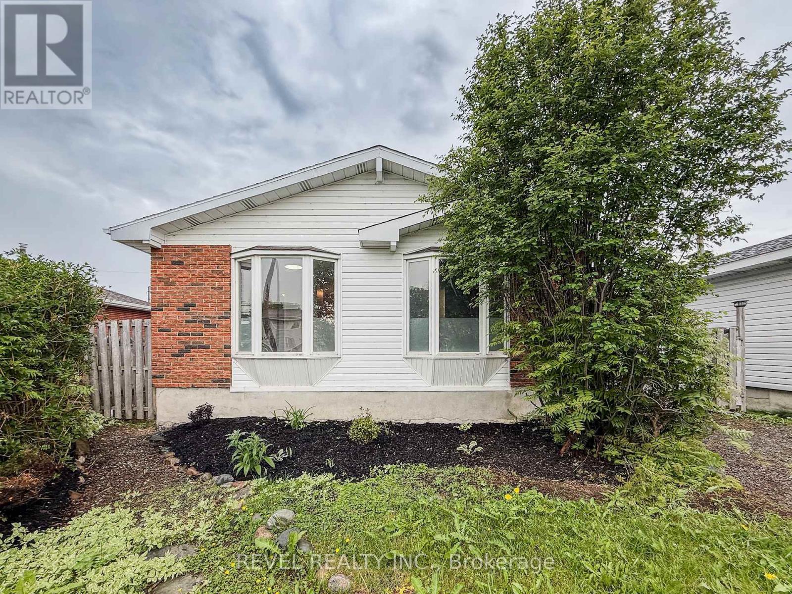 Property at 549 SPOONER DRIVE image 1