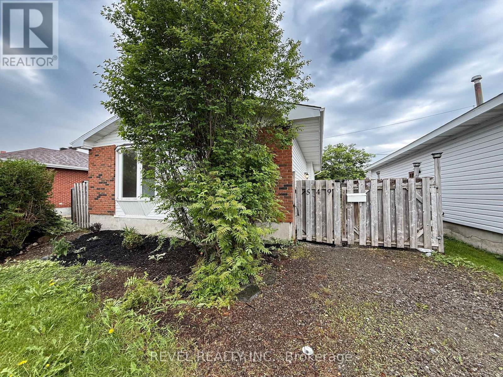 Property at 549 SPOONER DRIVE image 2