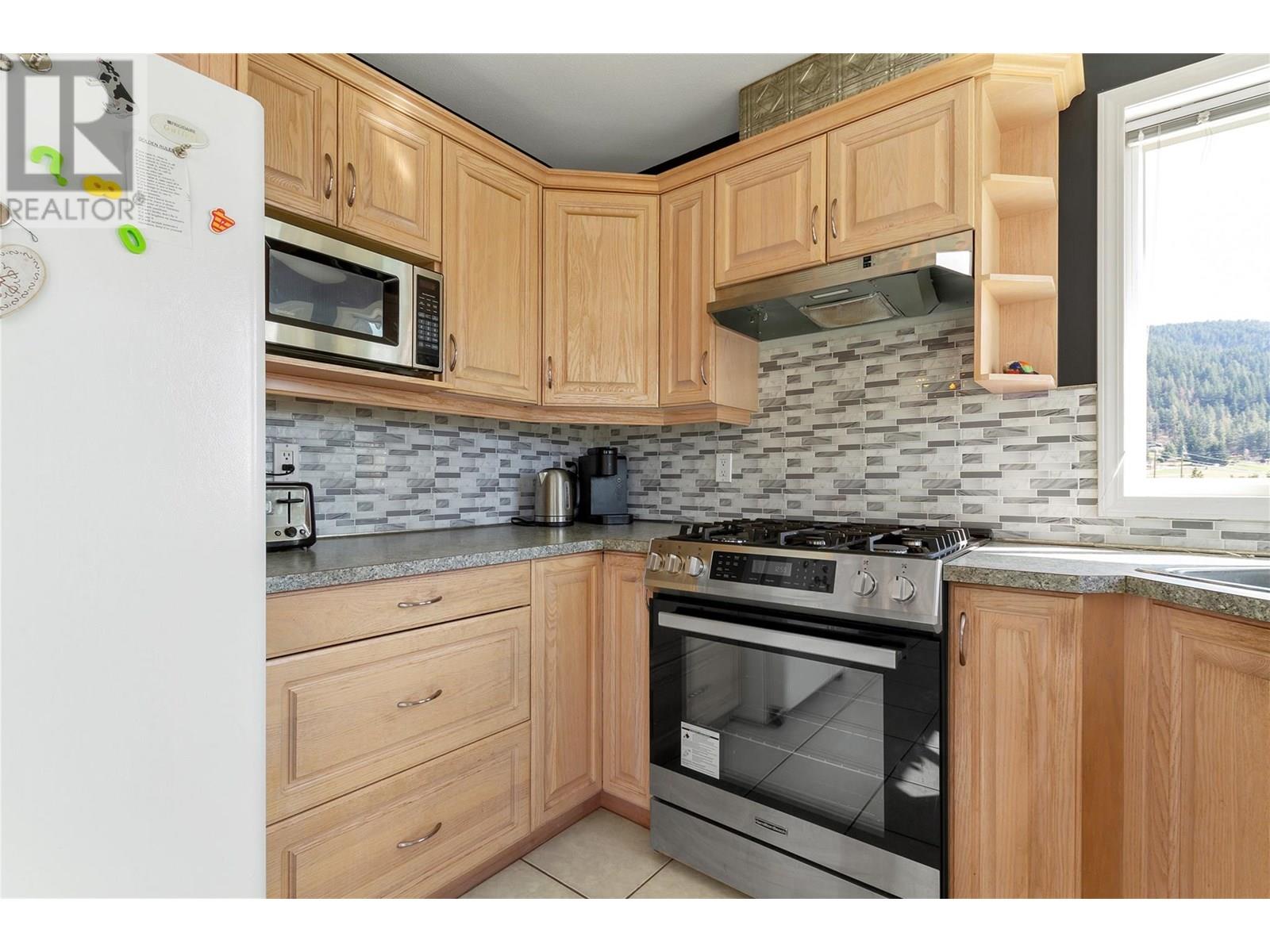 Property at 5596 Curlew Road image 3