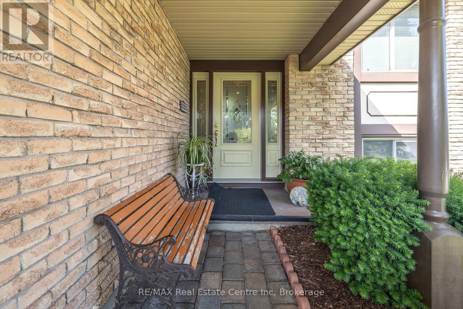 7 Westhill Road, Guelph, Ontario  N1H 7R8 - Photo 2 - X12232517