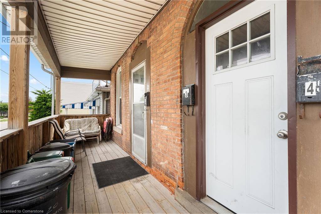 20 Niagara Street, St. Catharines, Ontario  L2R 4K7 - Photo 13 - 40743051