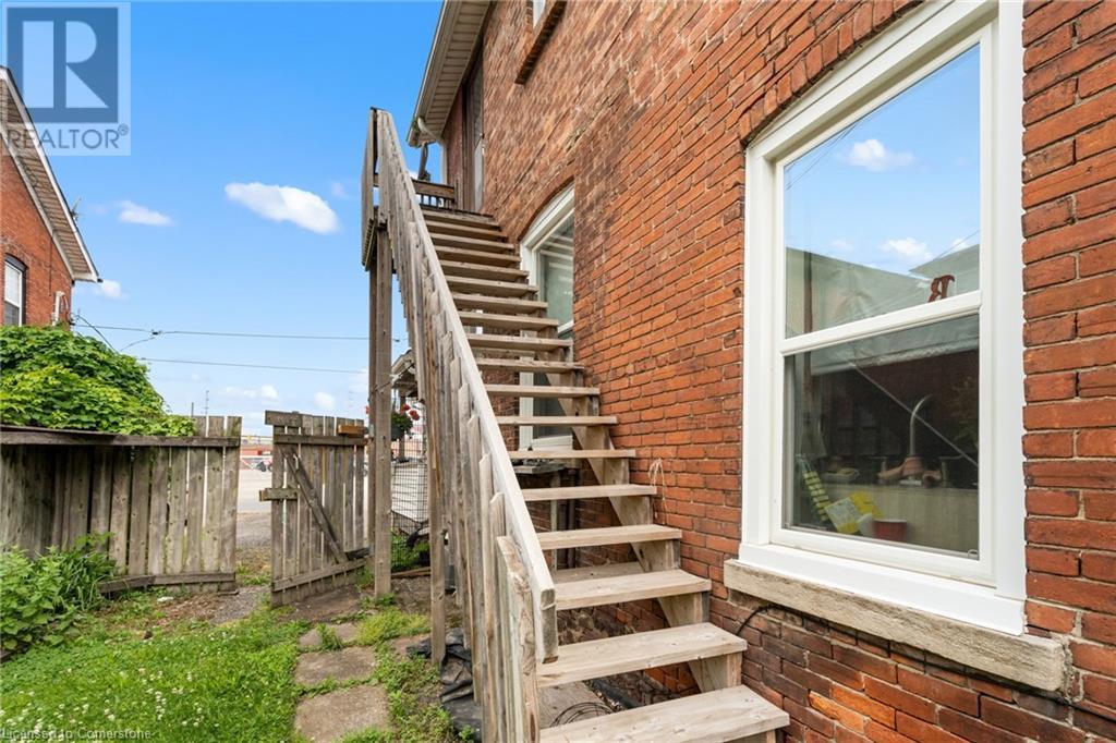 20 Niagara Street, St. Catharines, Ontario  L2R 4K7 - Photo 14 - 40743051