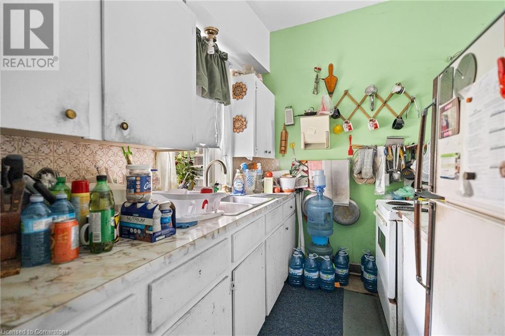 20 Niagara Street, St. Catharines, Ontario  L2R 4K7 - Photo 3 - 40743051
