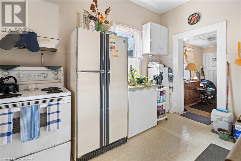 20 Niagara Street, St. Catharines, Ontario  L2R 4K7 - Photo 4 - 40743051