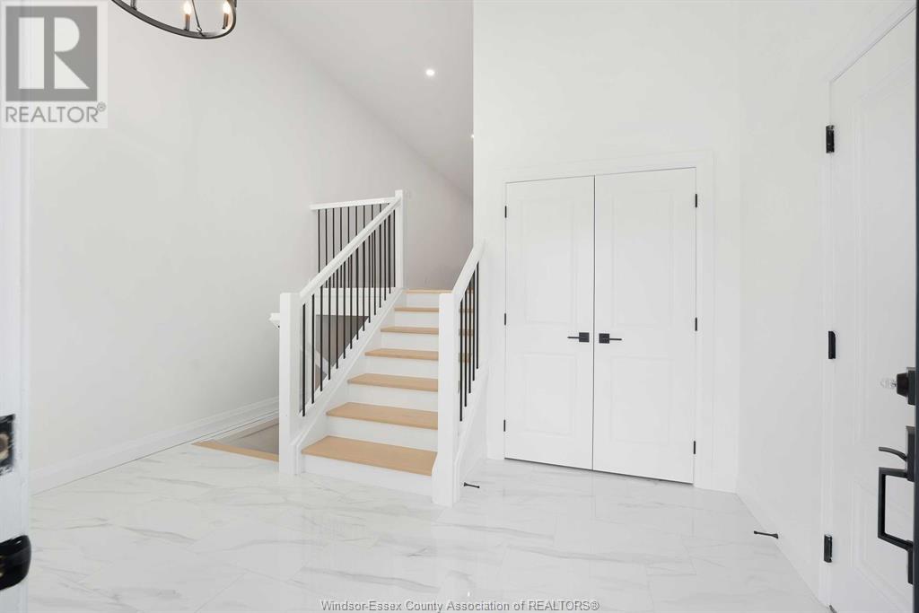 354 Bouffard Road Unit# Upper, Lasalle, Ontario  N9J 1G2 - Photo 3 - 25015577