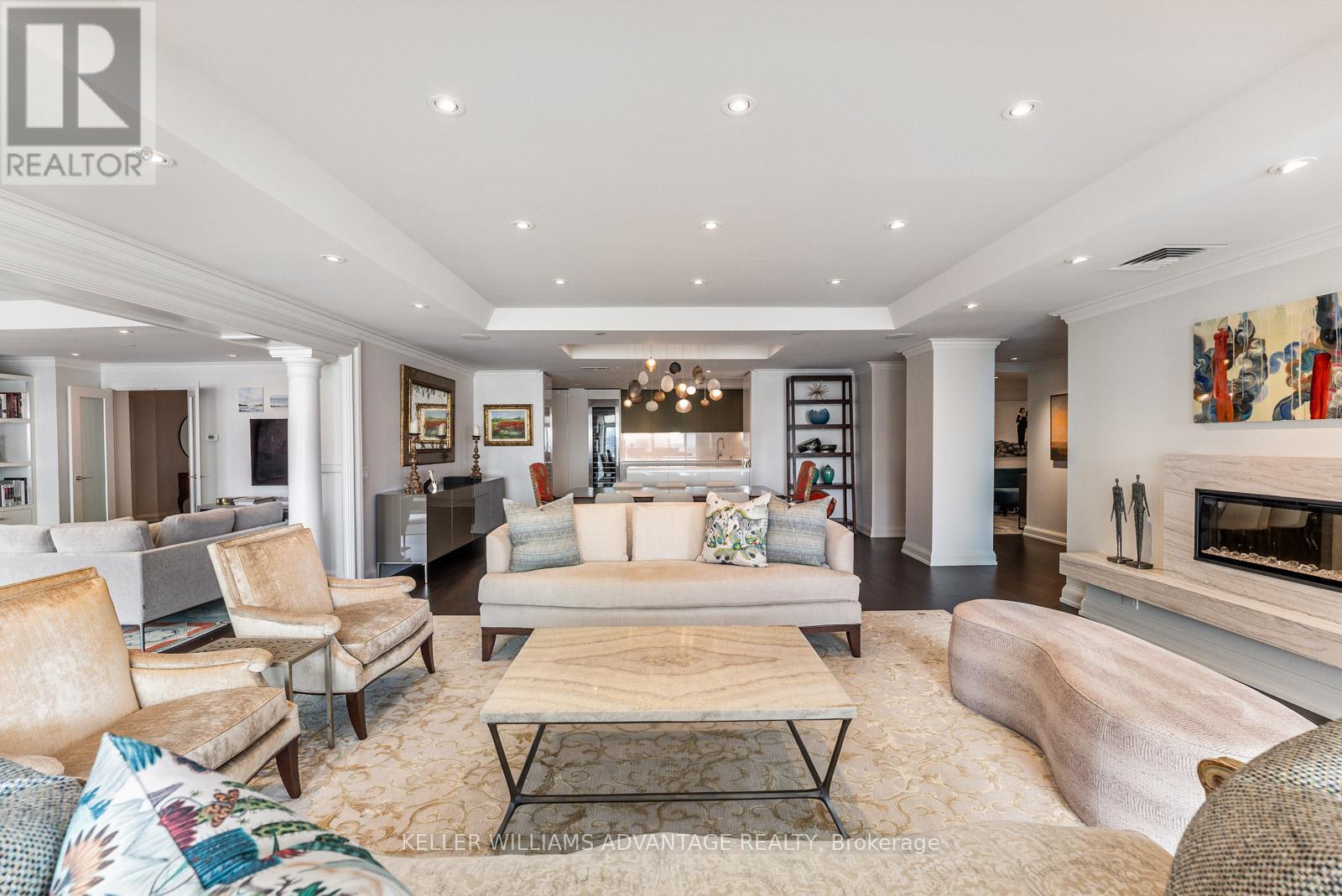 905/906 - 211 Queens Quay W, Toronto (Waterfront Communities), Ontario  M5J 2M6 - Photo 14 - C12232297