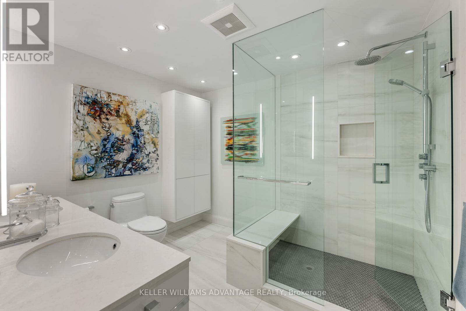 905/906 - 211 Queens Quay W, Toronto (Waterfront Communities), Ontario  M5J 2M6 - Photo 31 - C12232297
