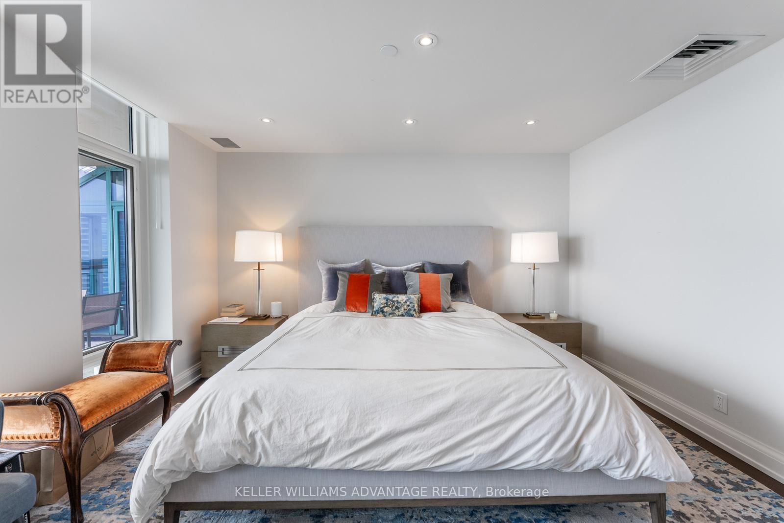 905/906 - 211 Queens Quay W, Toronto (Waterfront Communities), Ontario  M5J 2M6 - Photo 34 - C12232297