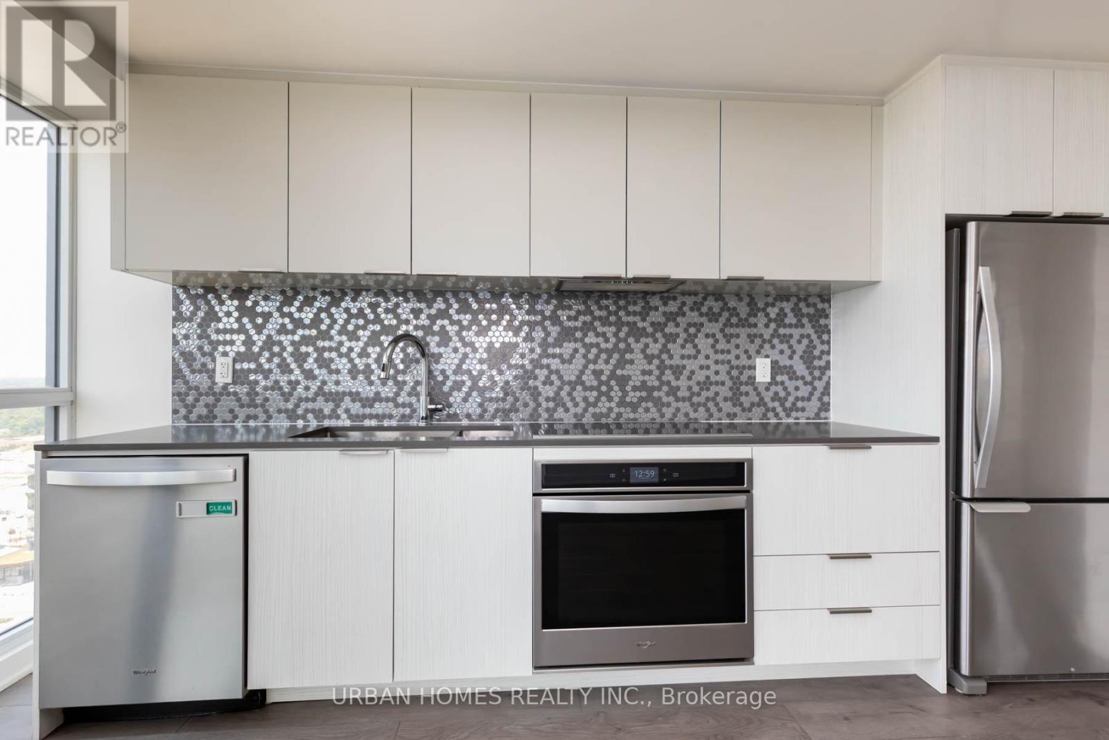 2711 - 2 Sonic Way N, Toronto (Flemingdon Park), Ontario  M3C 0P2 - Photo 7 - C12232472