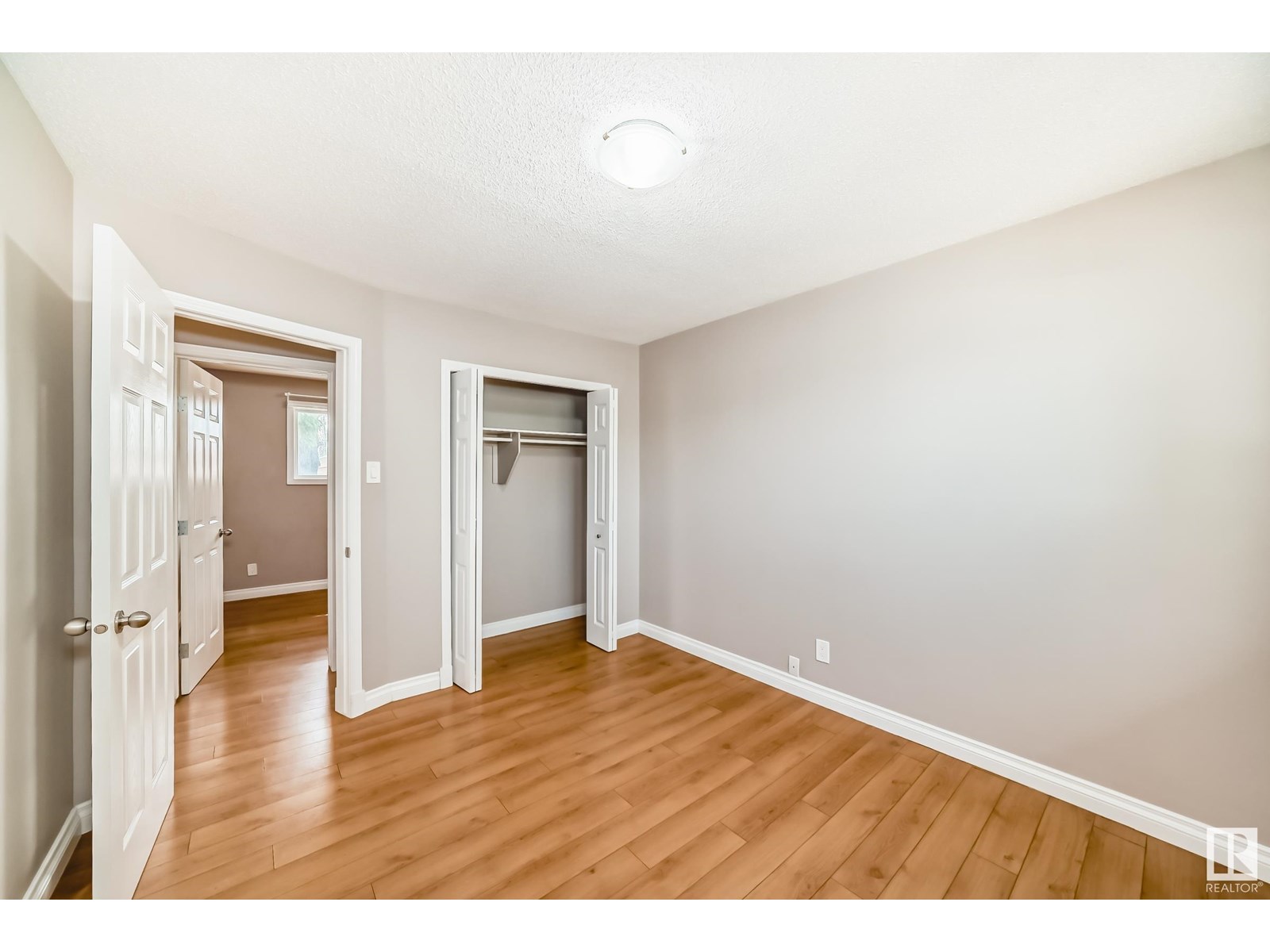 Property at 7703/7705 73 ST NW image 3