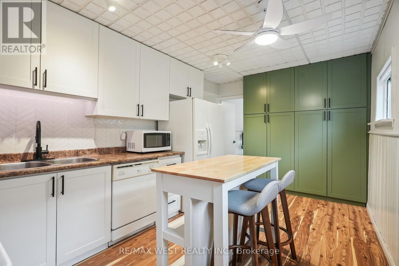 Property at 2 LEYTON AVENUE image 5