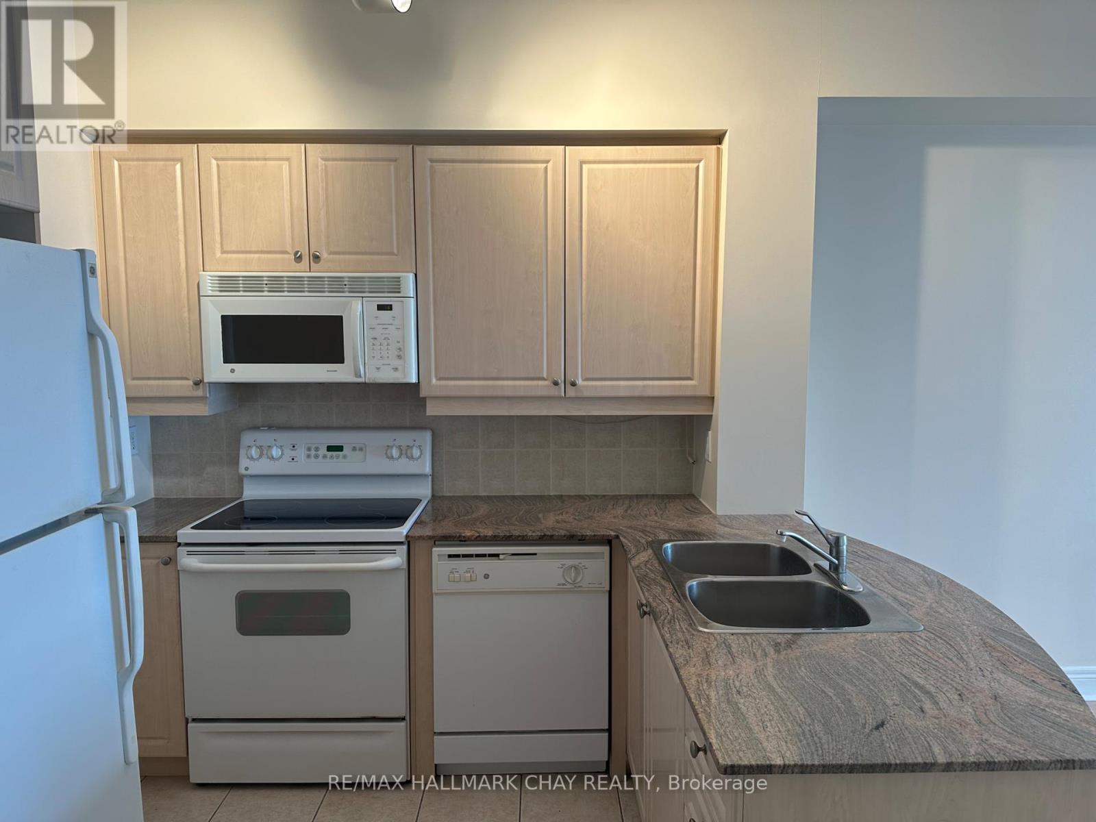 Property at 403-PH3 - 280 ABERDEEN BOULEVARD image 4