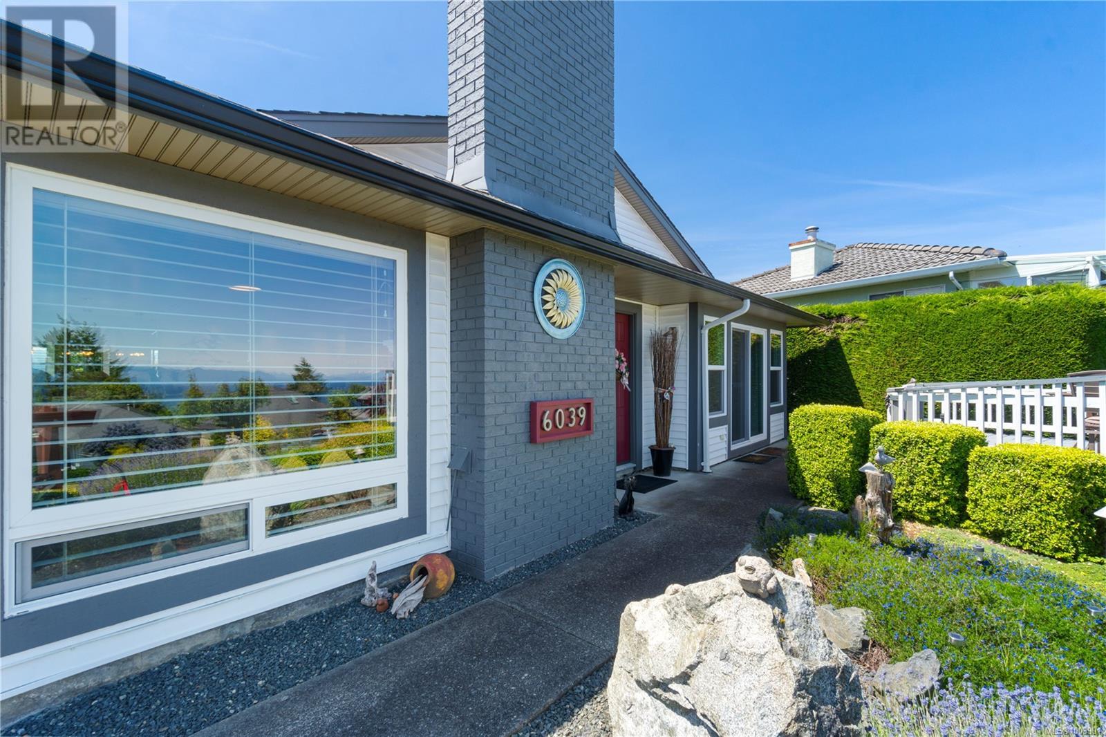 Property at 6039 Icarus Dr image 4