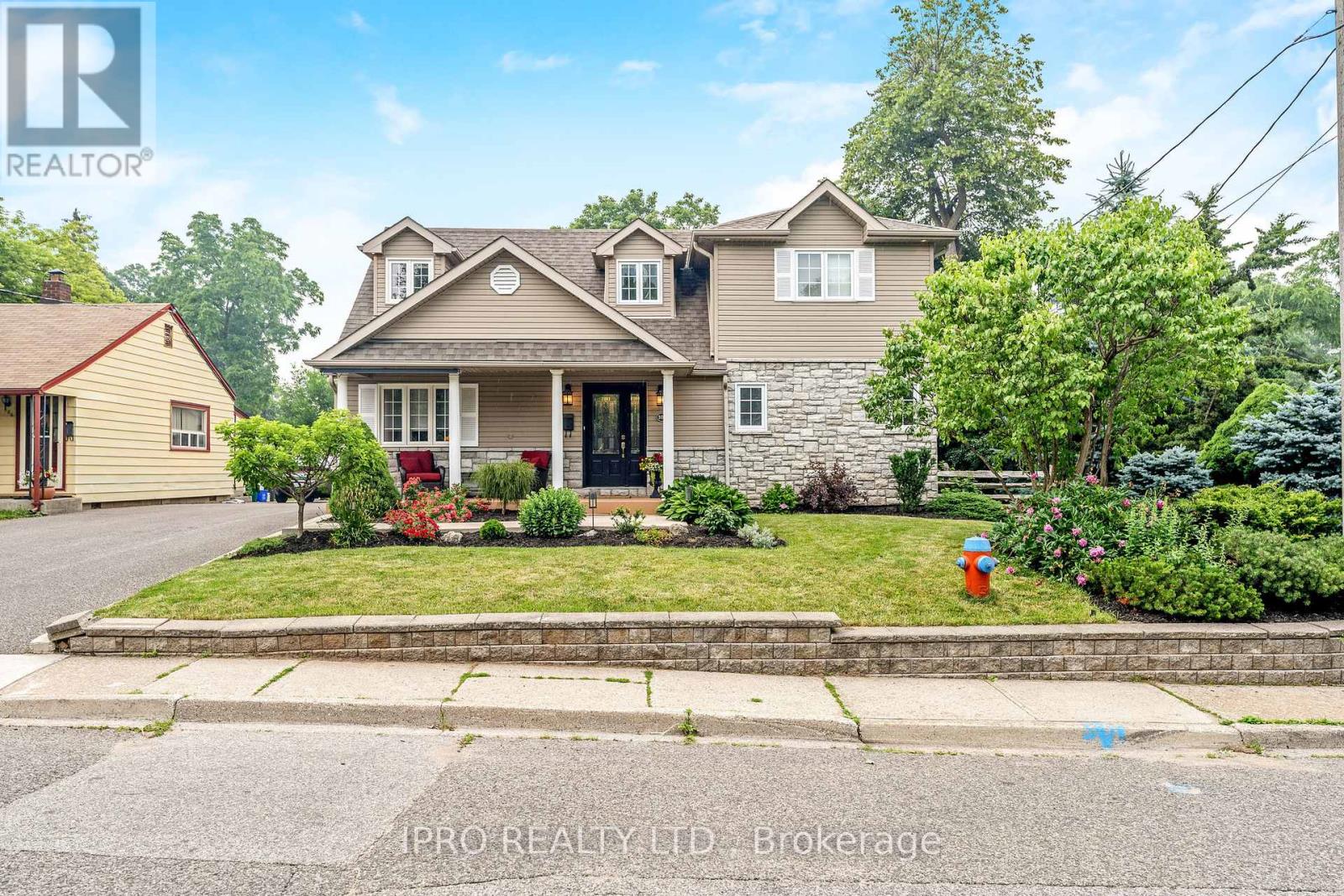Property at 104 CHARLES STREET image 1