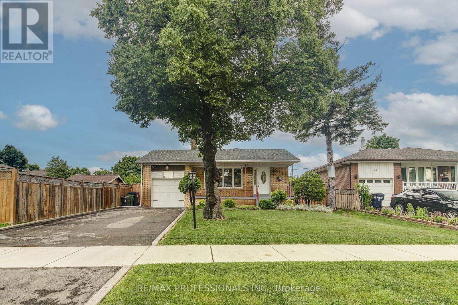 Property at 28 SUMMERFIELD CRESCENT image 2