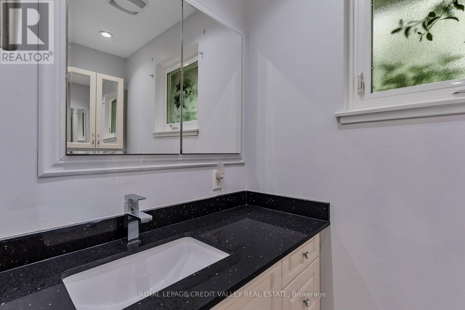 254 Bartley Bull Parkway, Brampton (Brampton East), Ontario  L6W 2L1 - Photo 19 - W12232577