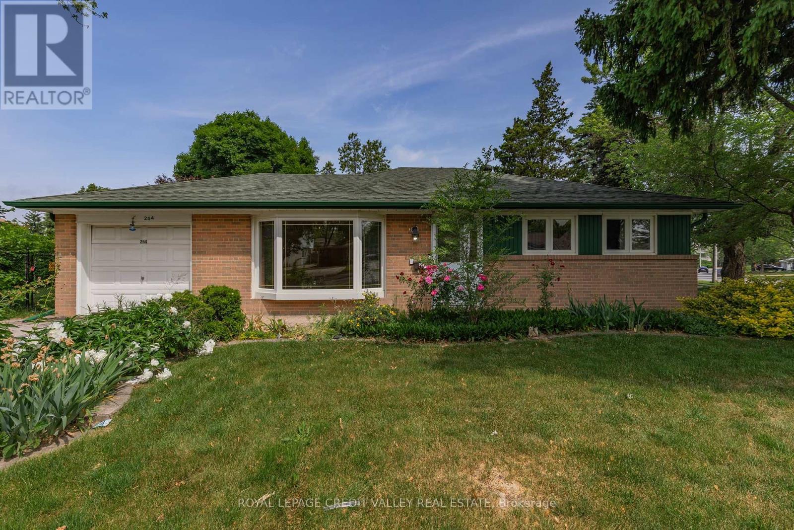 254 Bartley Bull Parkway, Brampton (Brampton East), Ontario  L6W 2L1 - Photo 2 - W12232577