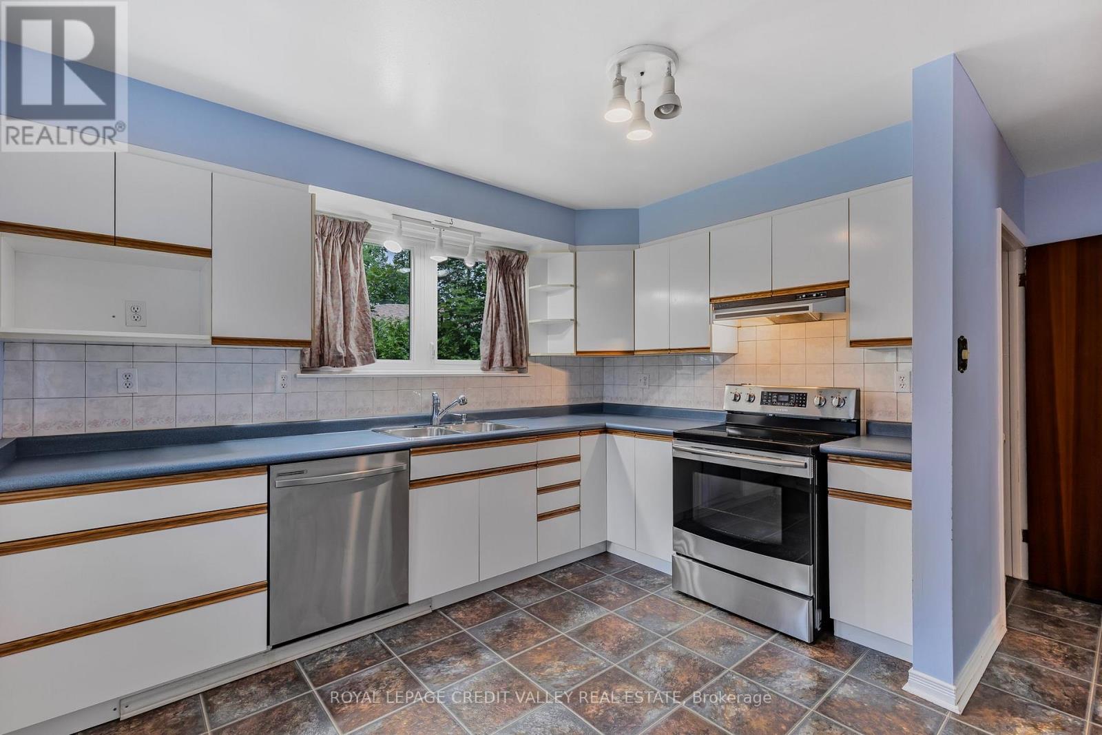 254 Bartley Bull Parkway, Brampton (Brampton East), Ontario  L6W 2L1 - Photo 26 - W12232577