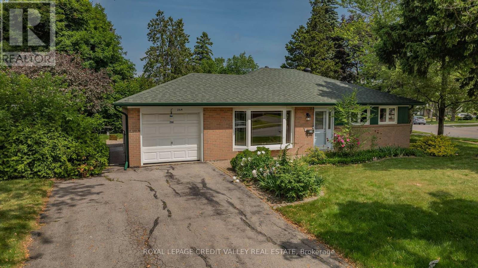 254 Bartley Bull Parkway, Brampton (Brampton East), Ontario  L6W 2L1 - Photo 44 - W12232577