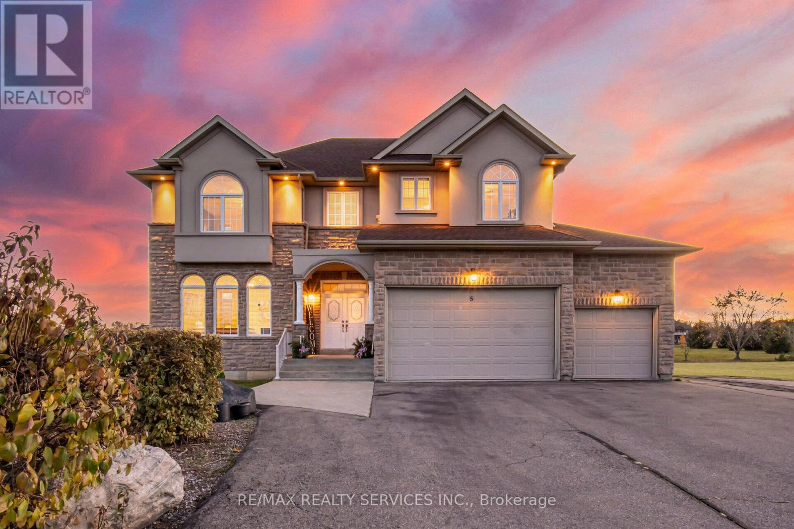 Property at 5 FARINA DRIVE image 2
