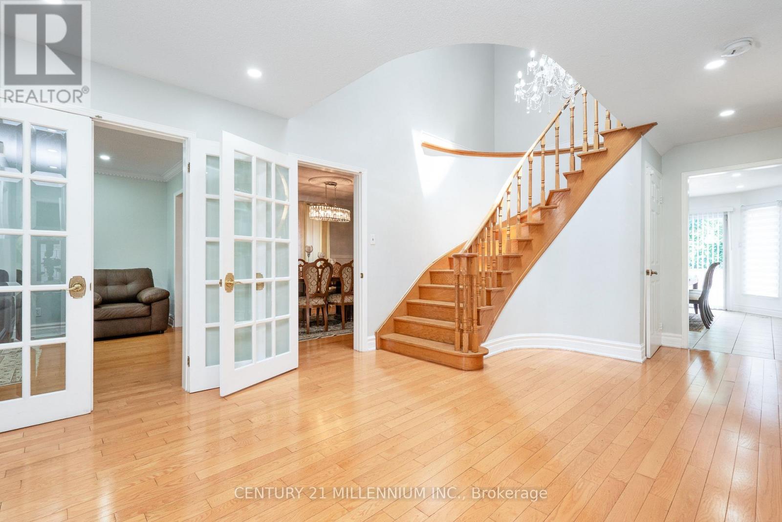 Property at 29 MOSSBANK DRIVE image 5