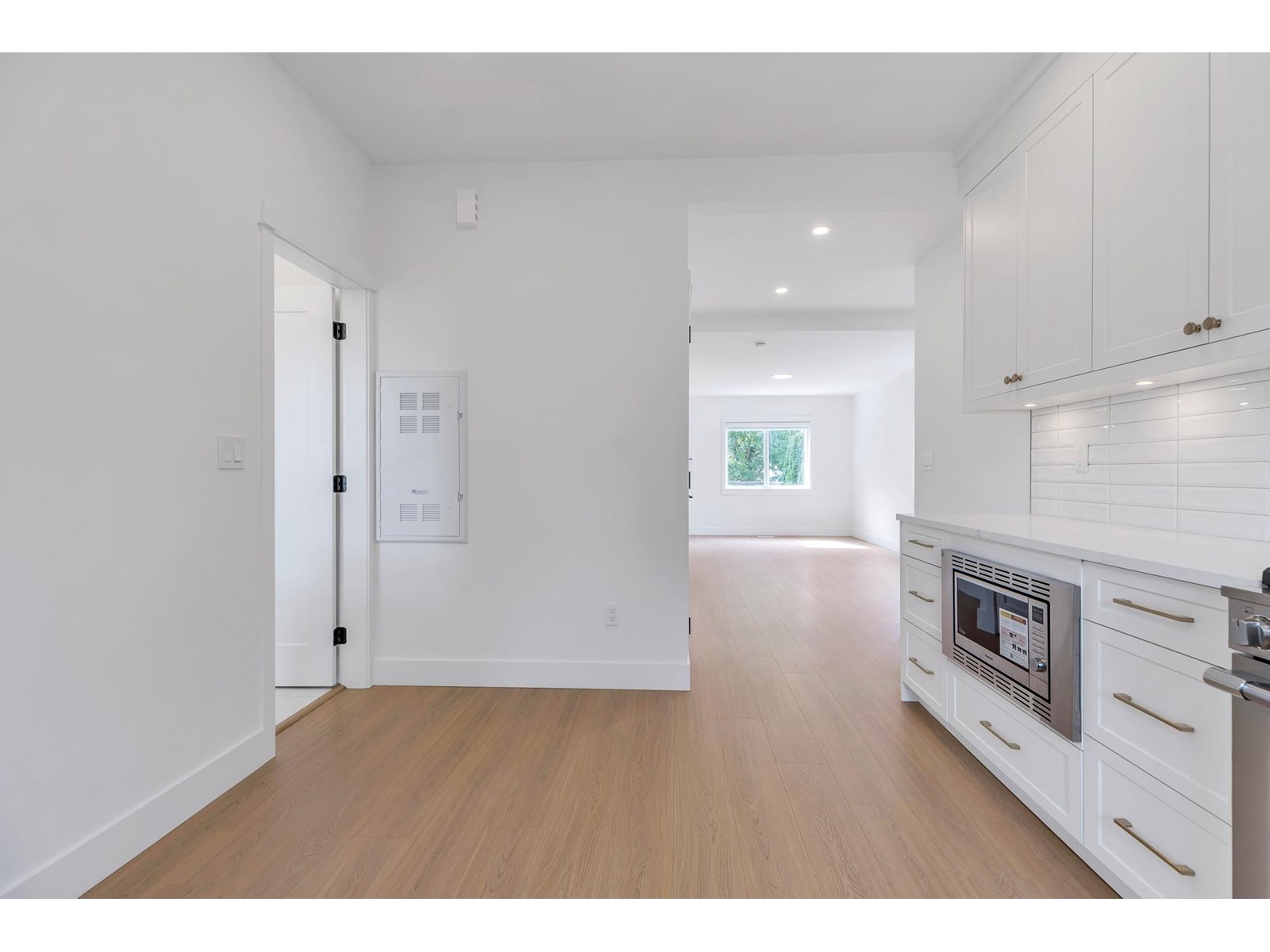 Property at 2290 MOULDSTADE ROAD image 4