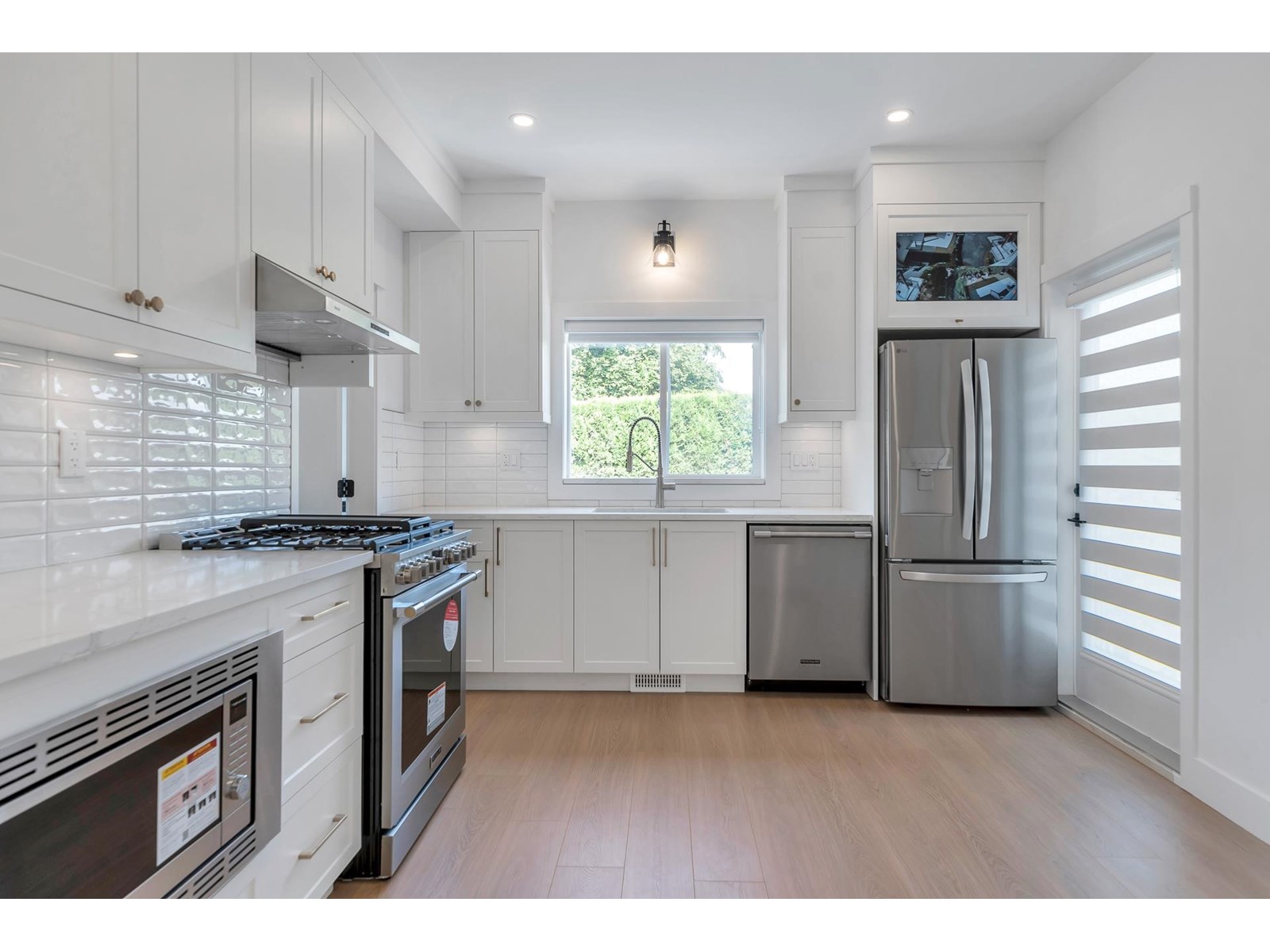 Property at 2290 MOULDSTADE ROAD image 5