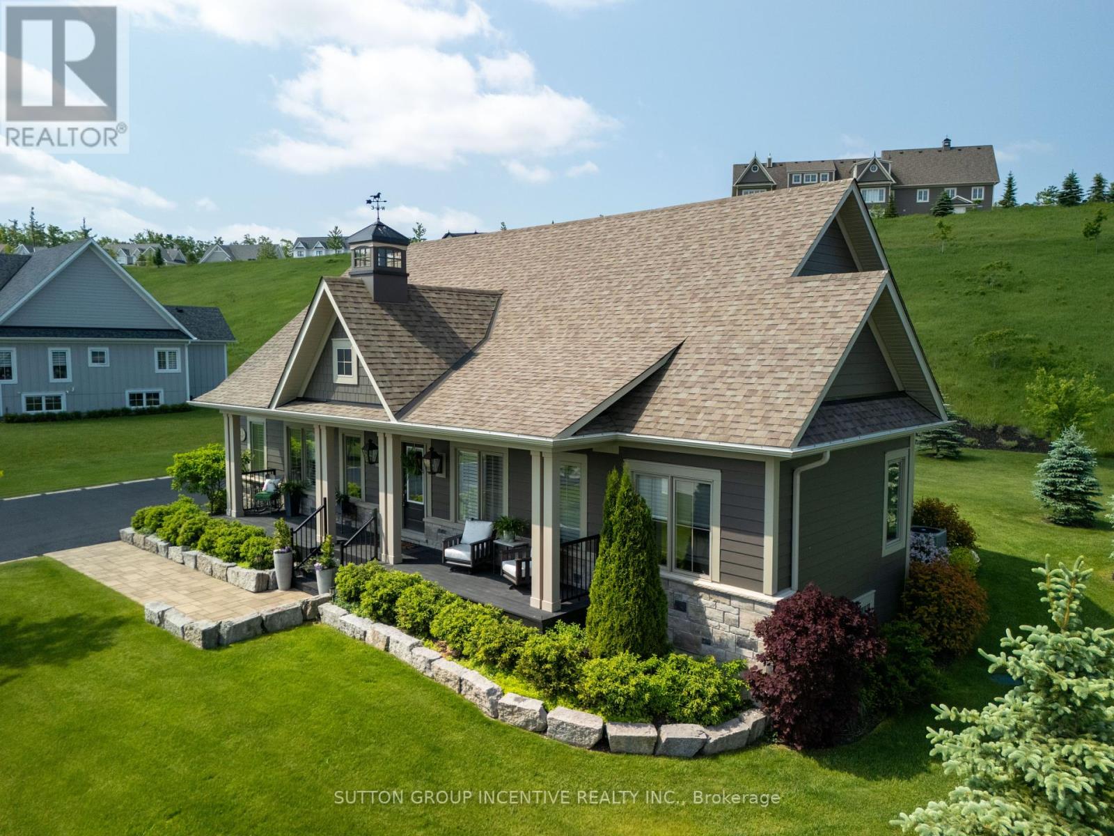 Property at 22 THOROUGHBRED DRIVE image 4