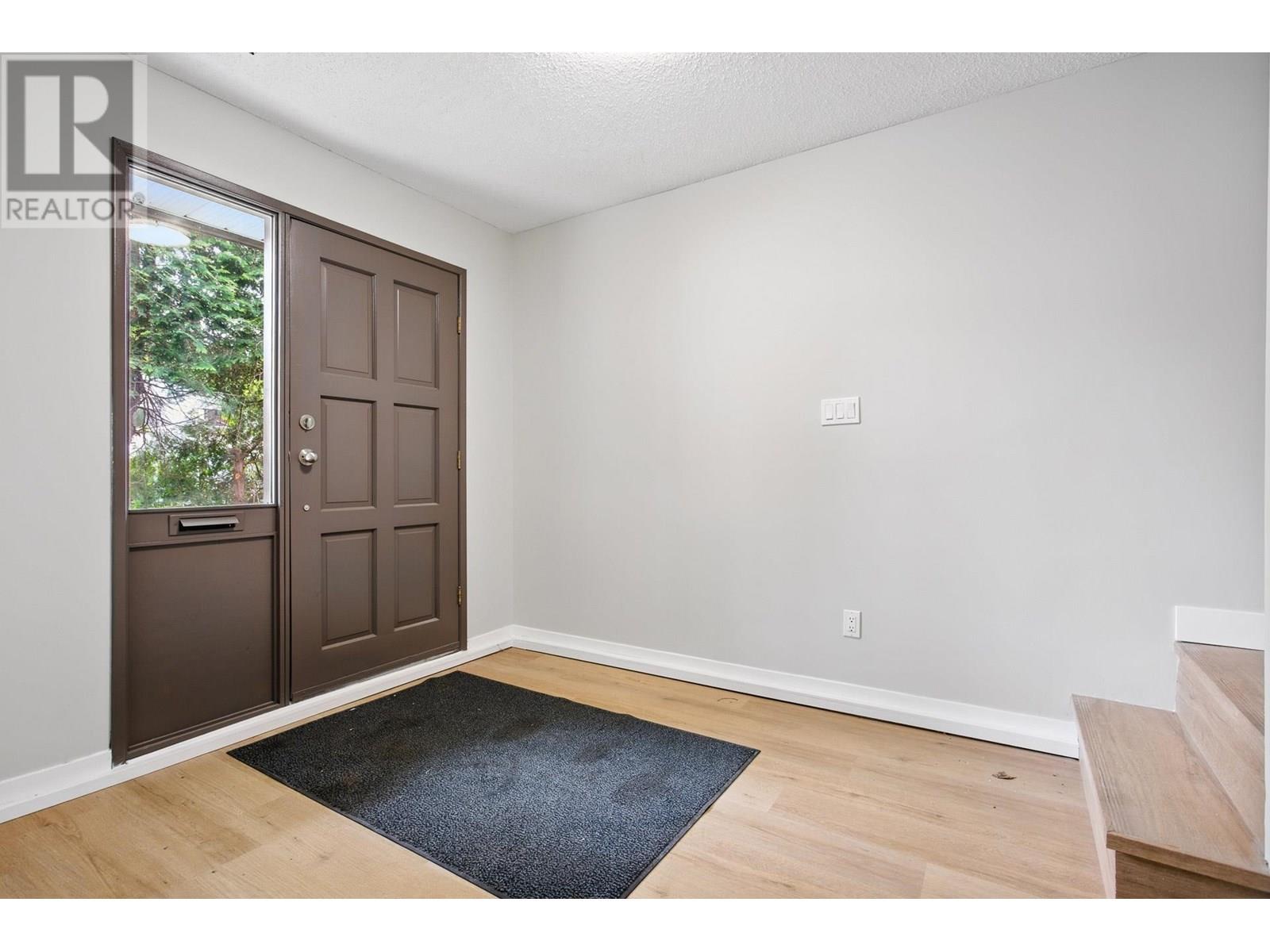 Property at 3233 MAYNE CRESCENT image 4
