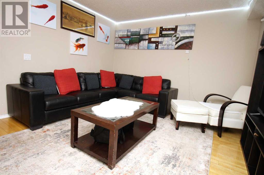 Property at 699 Whiteridge Road NE image 3
