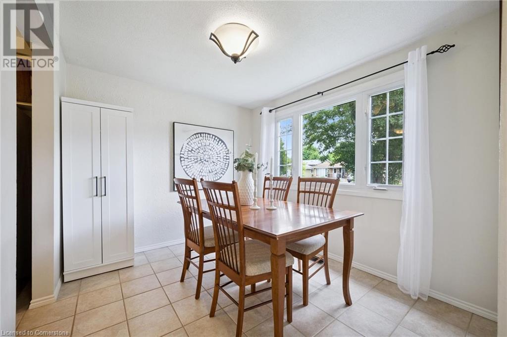 Property at 132 GREENDALE Crescent image 4
