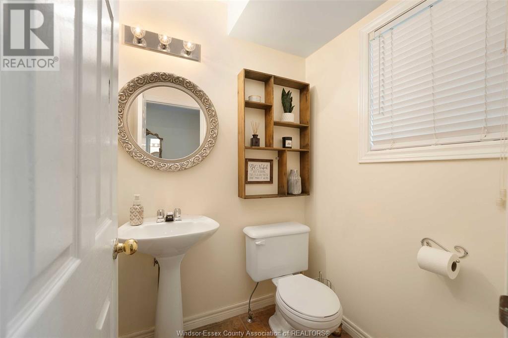 6045 North Woodmont, Lasalle, Ontario  N9J 3P3 - Photo 13 - 25015489