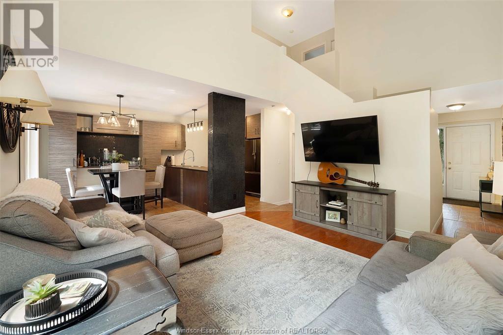 Property at 6045 North Woodmont image 5