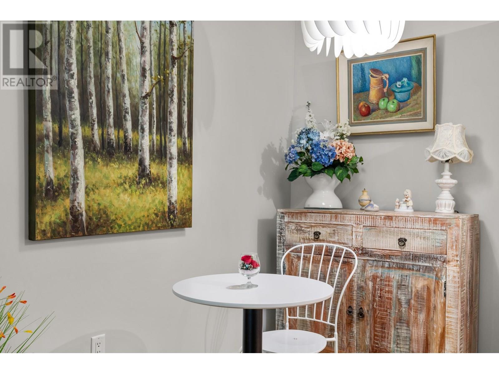 Listing Picture 12 of 28 : 215 4373 HALIFAX STREET, Burnaby / 本拿比 - 魯藝地產 Yvonne Lu Group - MLS Medallion Club Member
