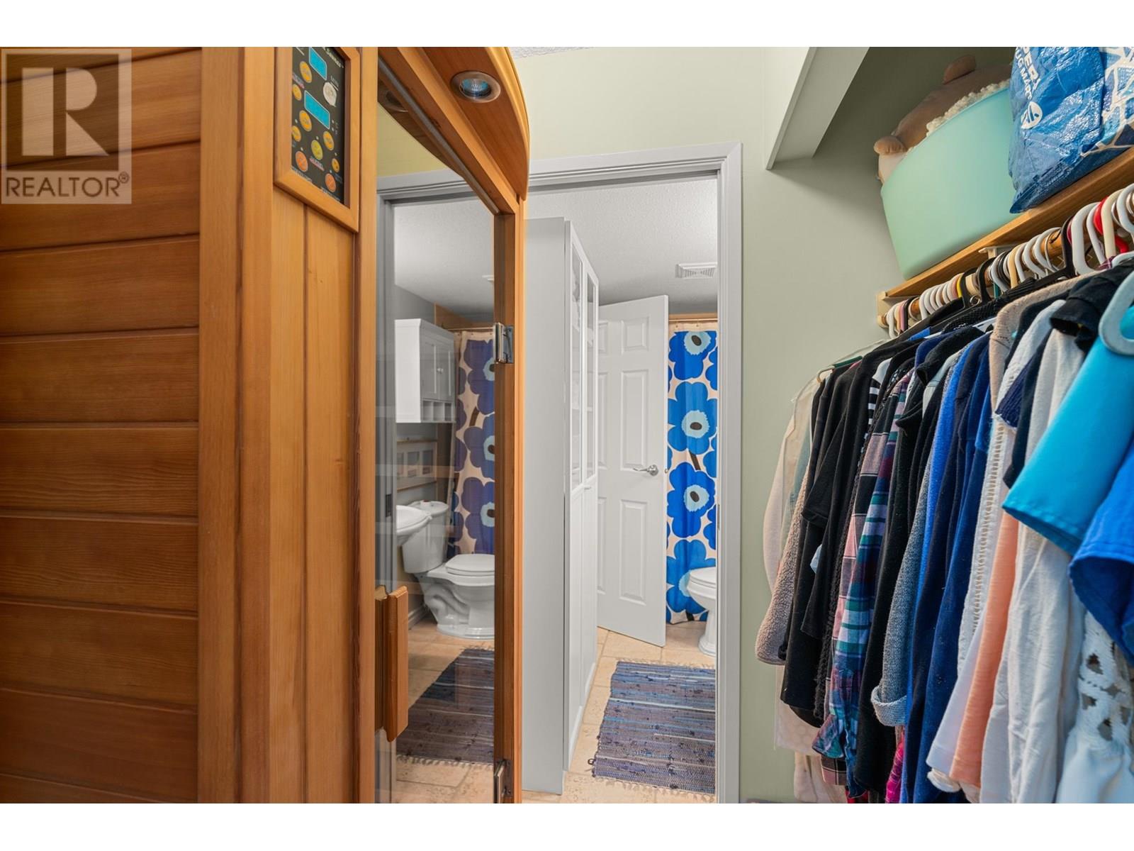 Listing Picture 17 of 28 : 215 4373 HALIFAX STREET, Burnaby / 本拿比 - 魯藝地產 Yvonne Lu Group - MLS Medallion Club Member