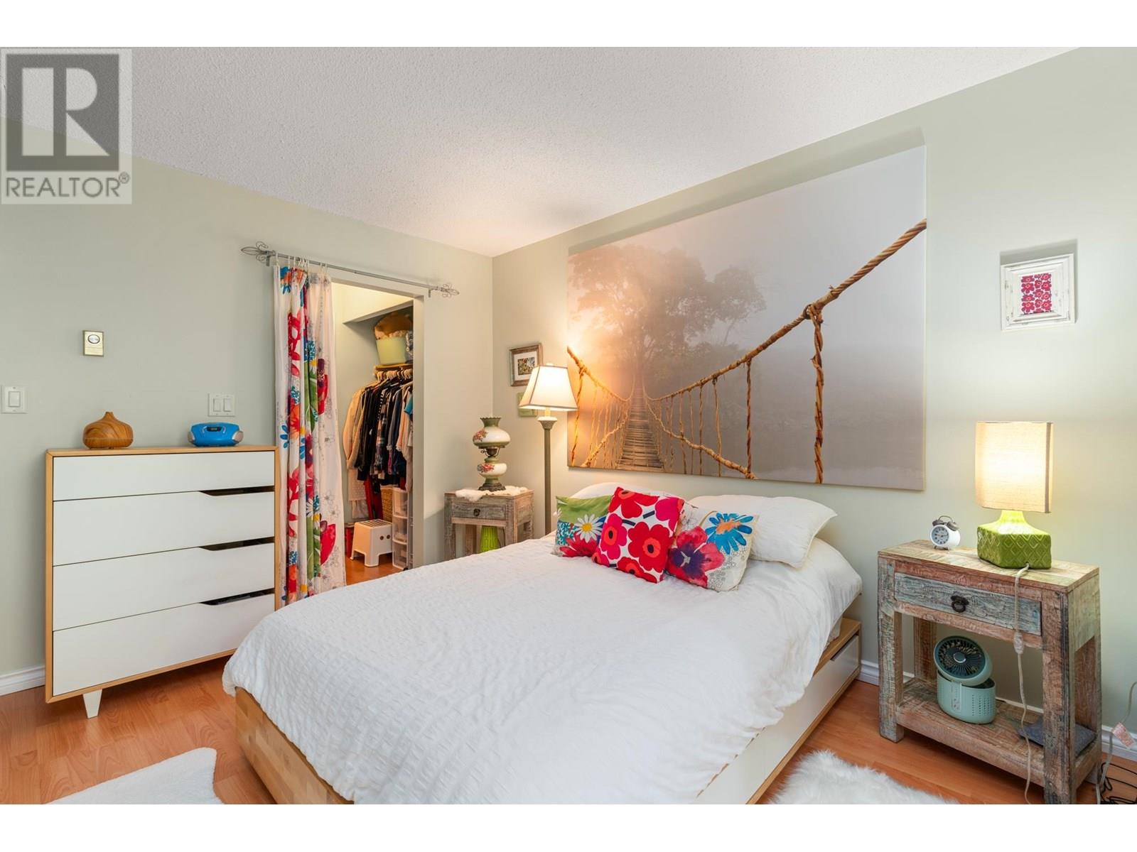 Listing Picture 14 of 28 : 215 4373 HALIFAX STREET, Burnaby / 本拿比 - 魯藝地產 Yvonne Lu Group - MLS Medallion Club Member