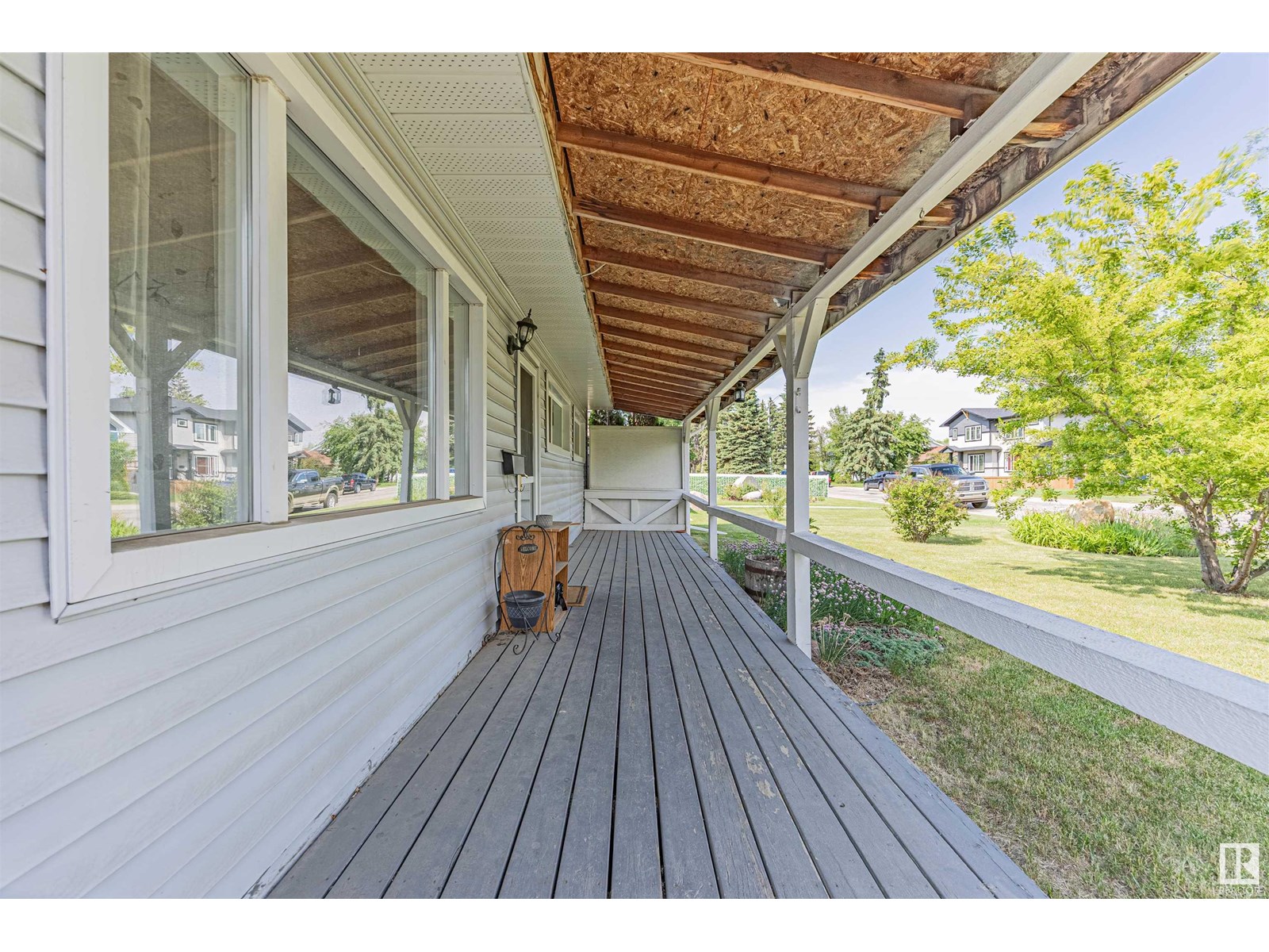Property at 13016 133 ST NW image 4