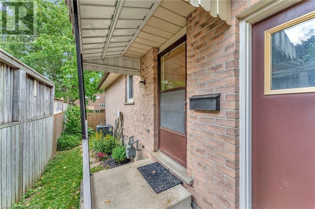 Property at 5 MARCON Court image 4