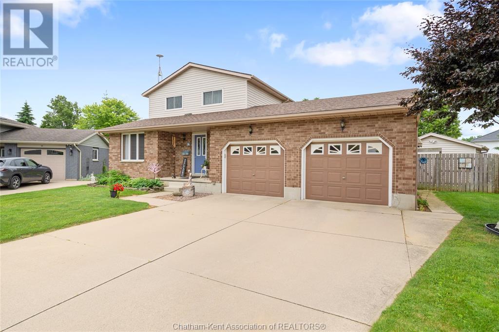 Property at 16 Dejonge PLACE image 3