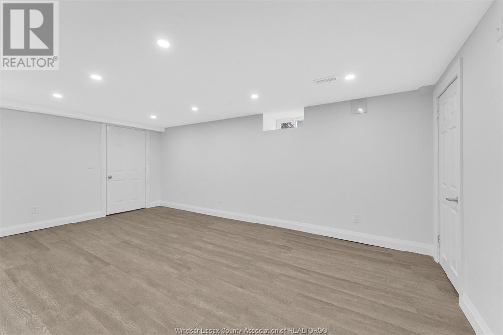 3157 Glenwood, Windsor, Ontario  N9E 2X9 - Photo 28 - 25015580